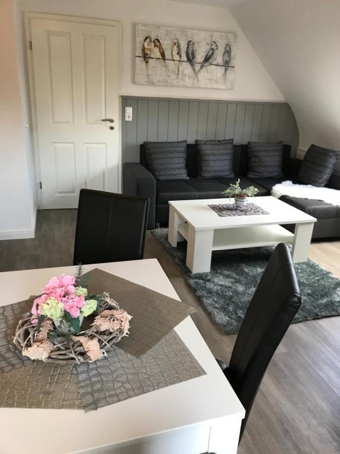 Haus Andrea -Wohnung Oben Busum Bagian luar foto